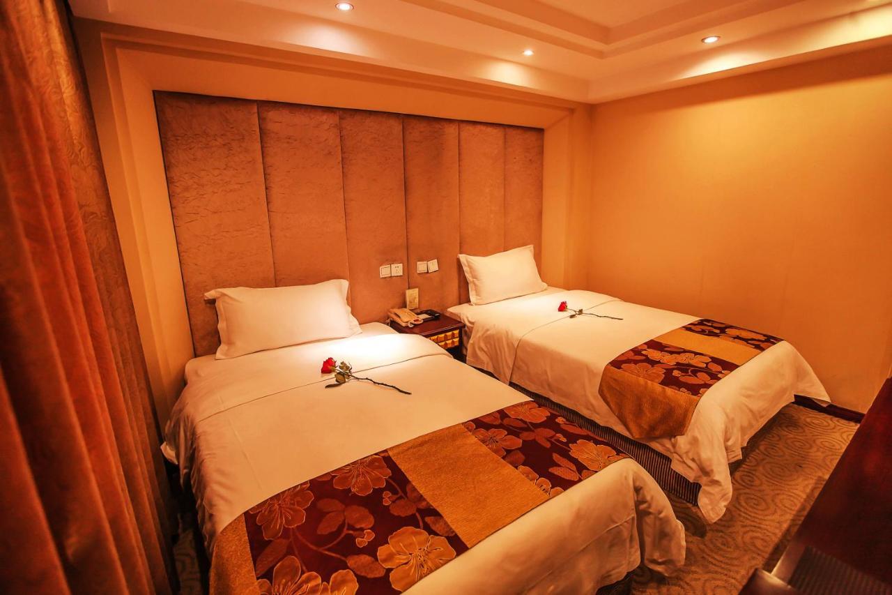 Chengdu Aviation Hotel Bagian luar foto